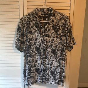 Short sleeve shirt